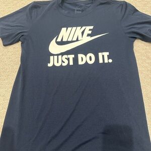 Nike men’s dri fit size small